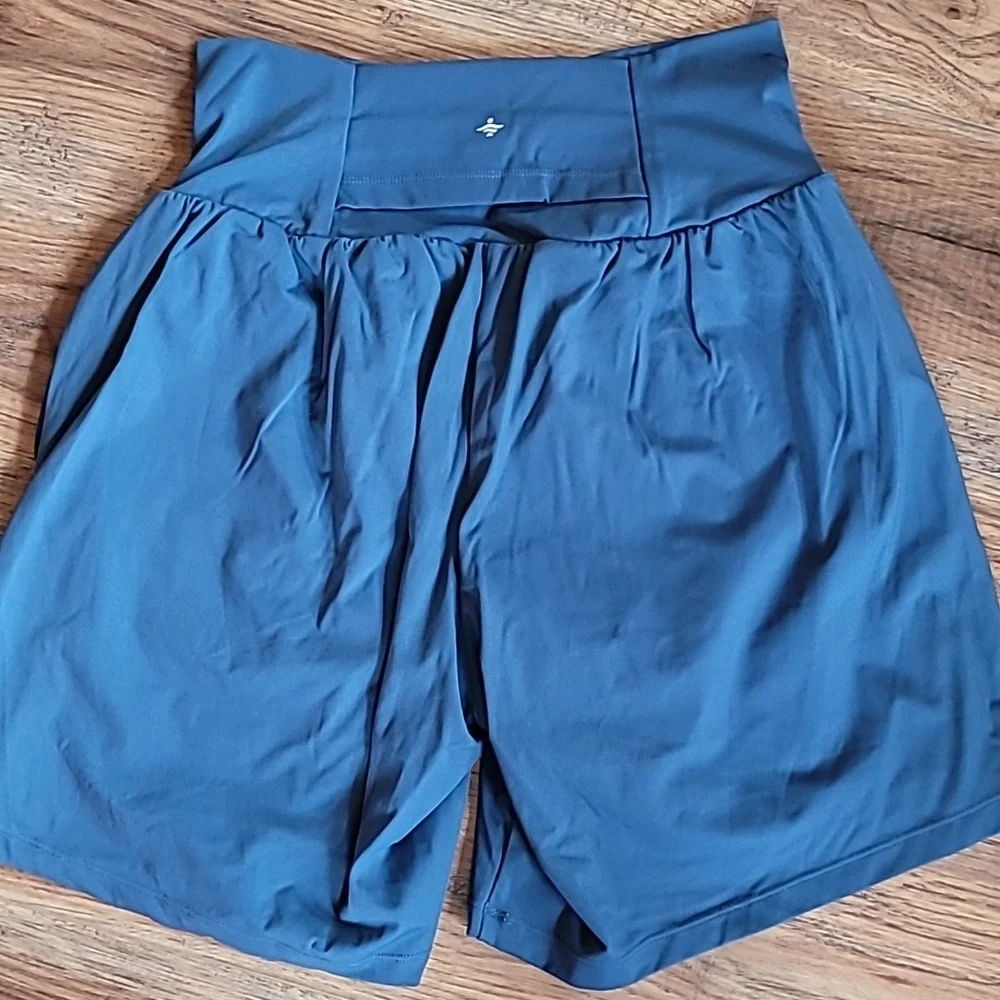 Halara Softlyzero Airy High-Waisted Shorts, Size L, Navy, Pockets, Soft, Cool - Picture 5 of 6